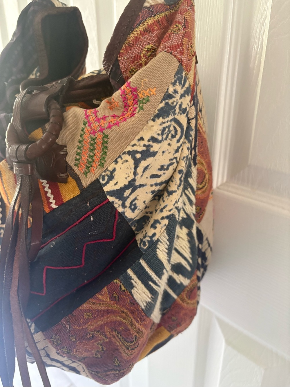 Lucky Brand Y2K Patchwork Hobo Crossbody Bag - Picture 3 of 8